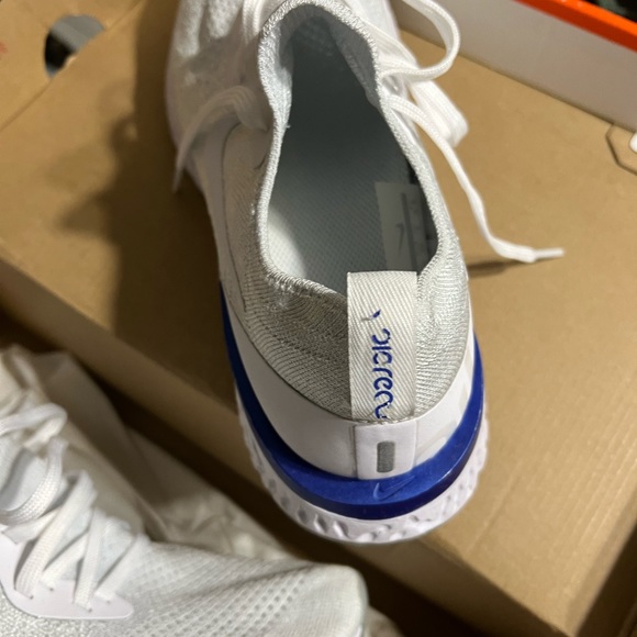 Nike is used but look new - Picture 2 of 4